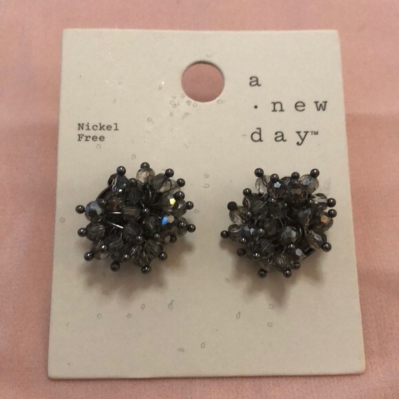 A New Day NWT Nickel Free Gunmetal Crystal Beaded Cluster Ball Stud Earrings - Picture 1 of 1